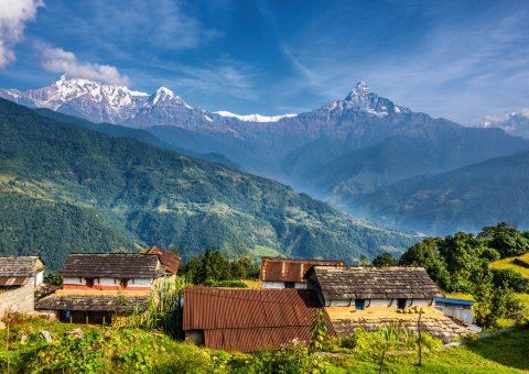 Trekken Sie während Ihrer Nepal Reise auf den schönsten Trekking Routen Nepals, z.B. durch Pokhara